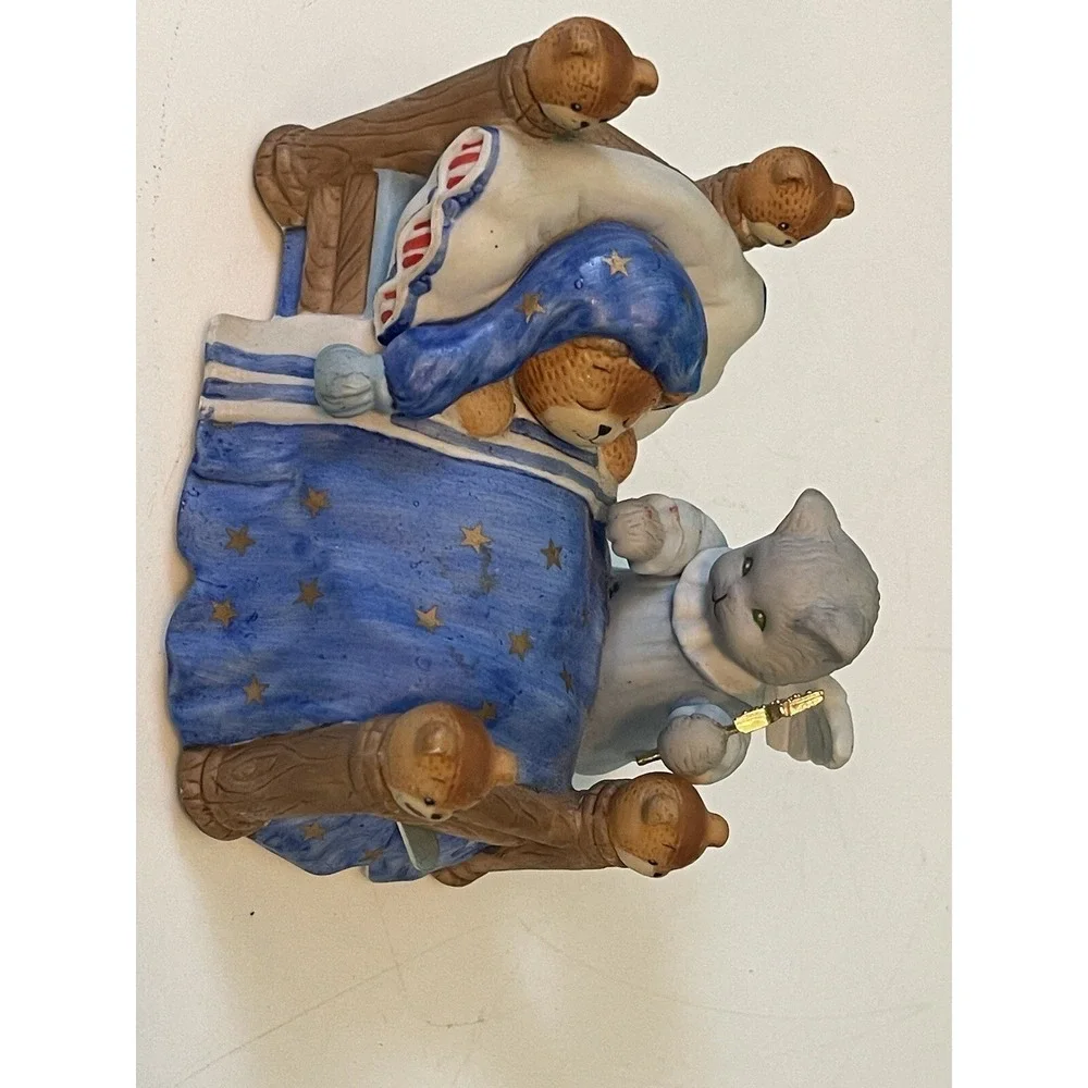 Lucy‎ Rigg Enesco 1989 Sankyo Music Box Bear in Bed